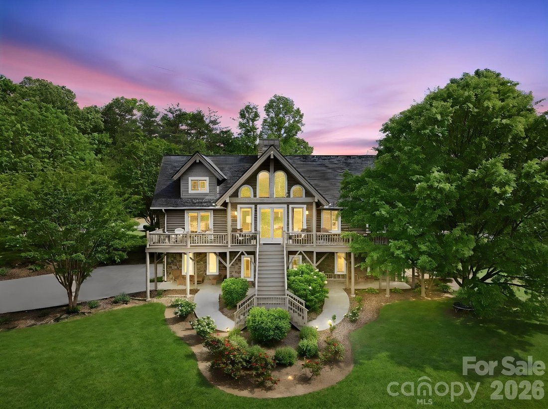 House in Hendersonville, North Carolina, United States 3 - 17859920