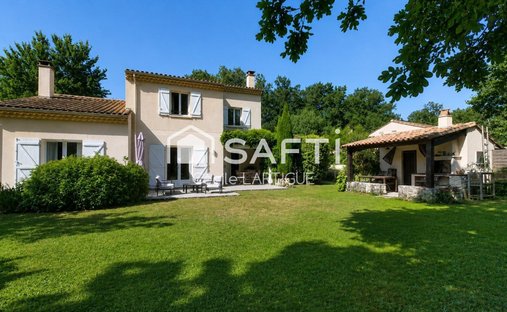 House in Sud, Léognan, France 1