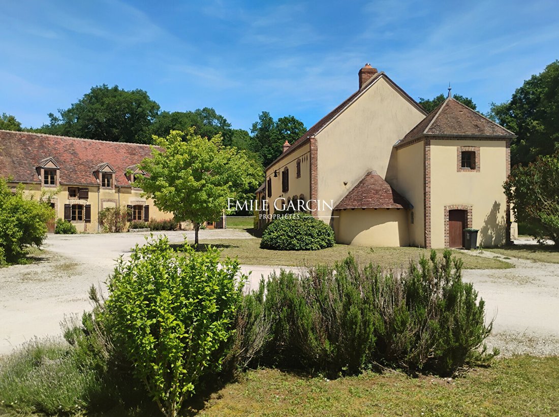 Villa in Saint-Sauveur-en-Puisaye, Bourgogne – Franche-Comté, France 4 - 17045894