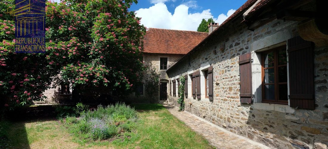 Centre Ville, Beaune, France 1 - 18155706