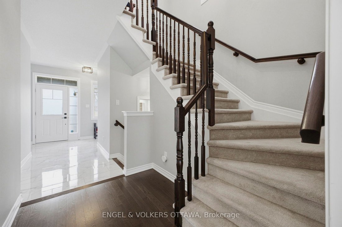 House in Ottawa, Ontario, Canada 4 - 18160462