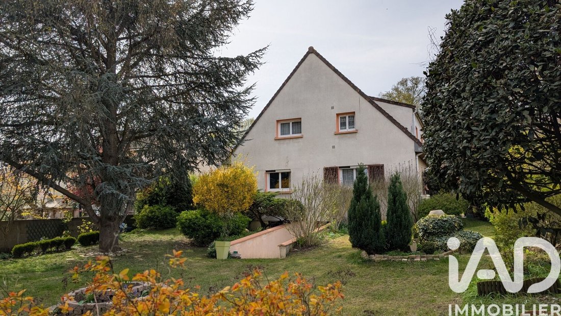 House in Osny, Ile-de-France, France 1 - 18169684