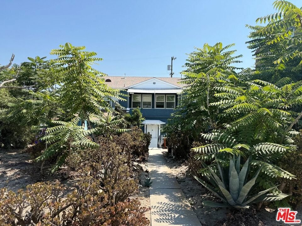 Los Angeles, California, United States 5 - 18154756