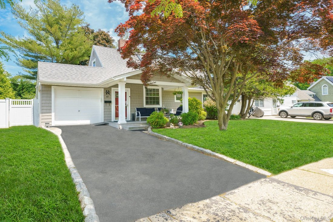 House in Wantagh, New York, United States 2 - 18157462