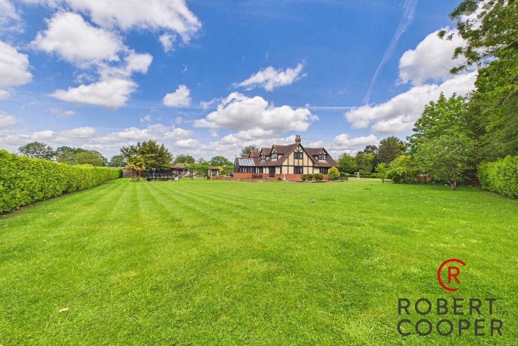House in Harefield, England 2 - 18154233