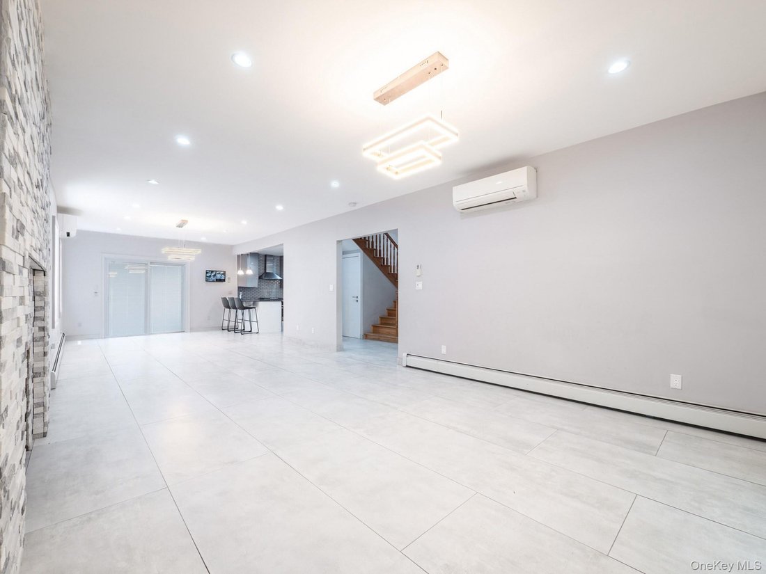 House in New York, New York, United States 3 - 18148094