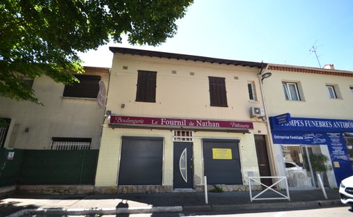 Haus in Les Cougoulins-Rastines, Antibes, Frankreich 1
