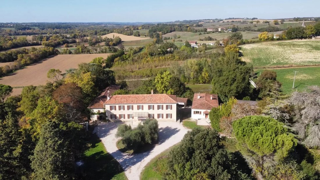 Estate in Vic-Fezensac, Occitania, France 1 - 18156342