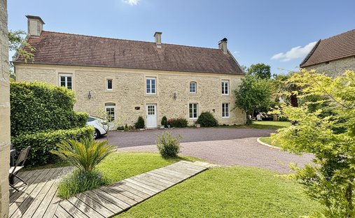 Villa in Bayeux, Normandy, France 1