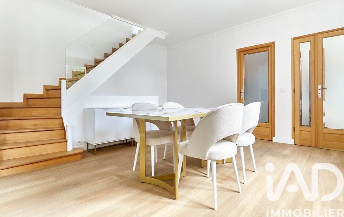 House in La Plaine, Sartrouville, France 2 - 18161381
