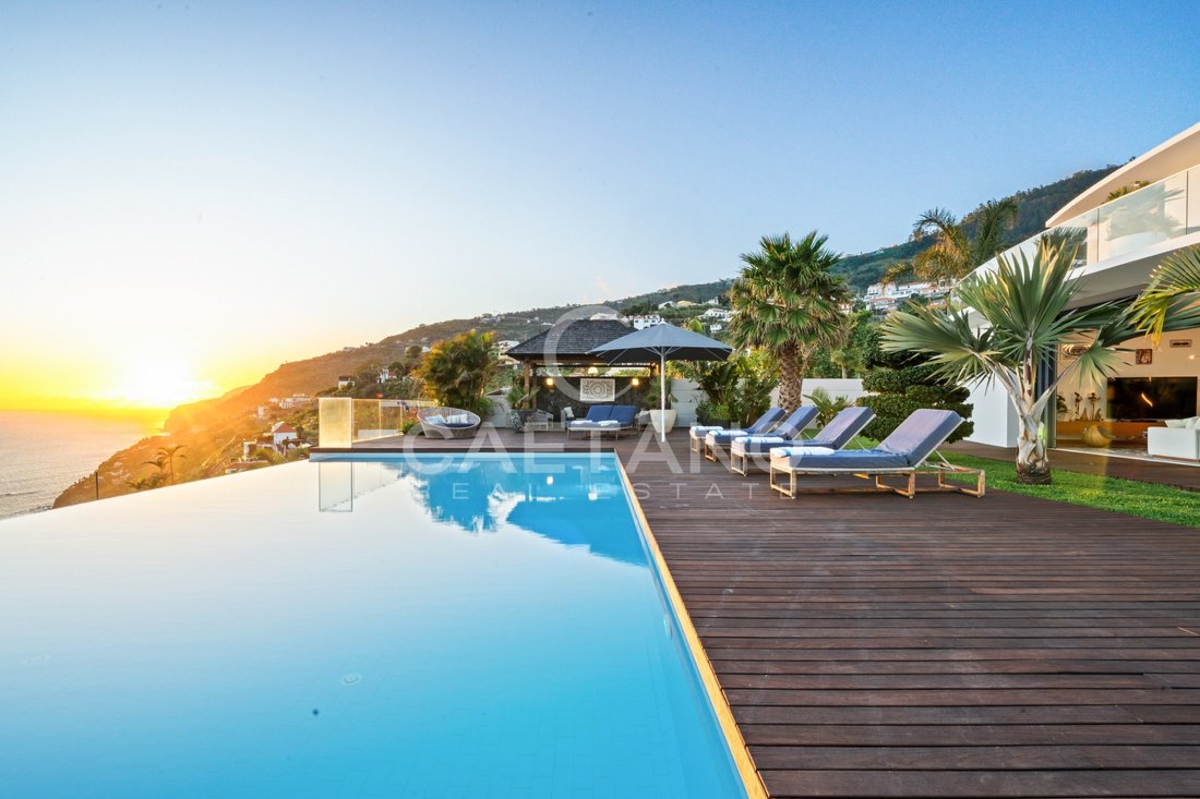Villa in Arco da Calheta, Madeira, Portugal 1 - 17730937