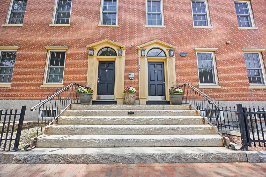 Condo in Portsmouth, New Hampshire, United States 3 - 18160438