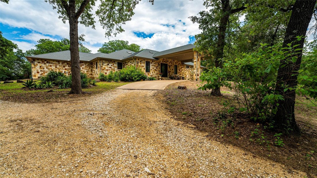 House in Davilla, Texas, United States 1 - 18167035