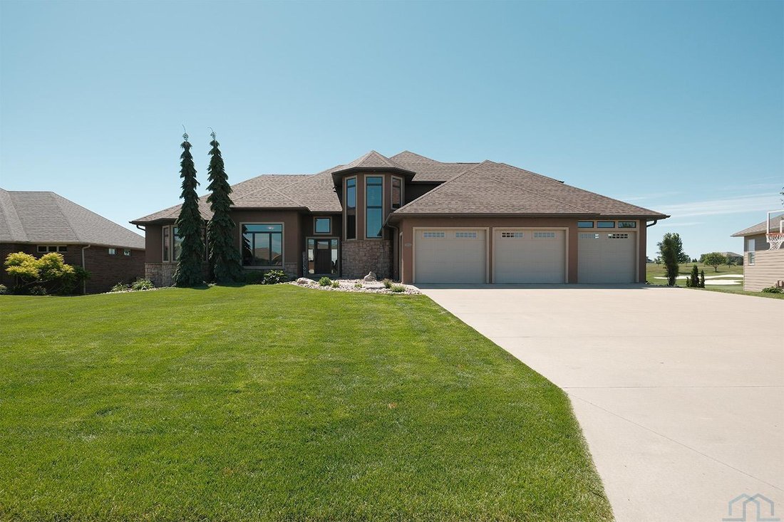 House in Sioux Center, Iowa, United States 3 - 18164455