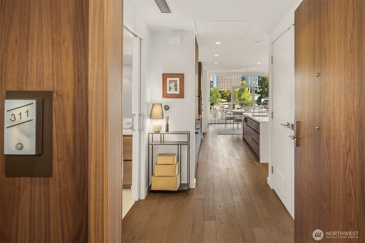 Condo in Bellevue, Washington, United States 2 - 18168422