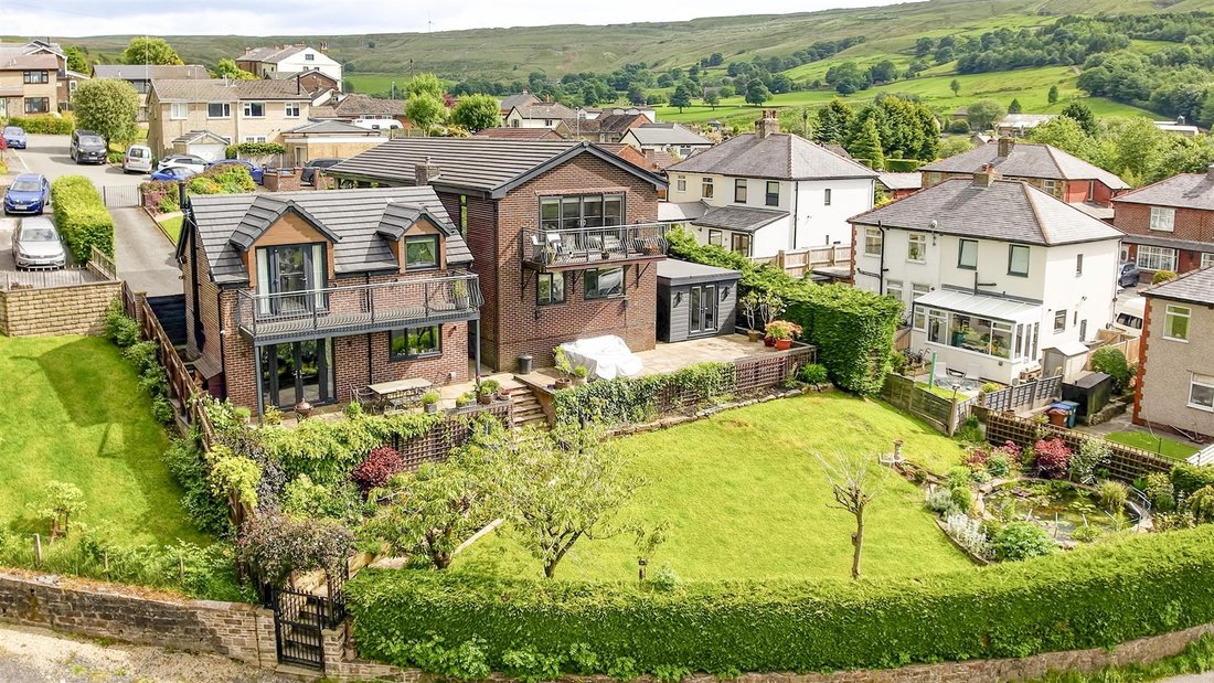 House in Waterfoot, England 1 - 18168690