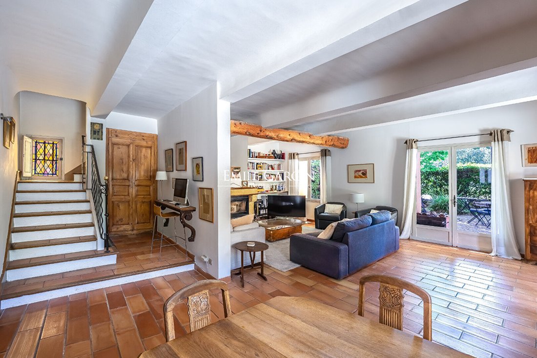 Villa in Granettes-Jauberte-Sainte Anne, Aix-en-Provence, France 5 - 18157038