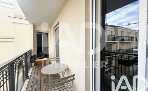 Apartment in Puteaux, Ile-de-France, France 1