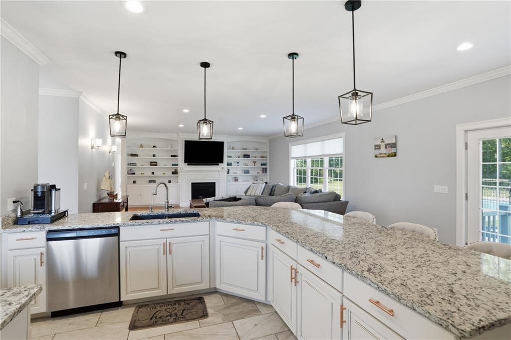 House in Swansea, Massachusetts, United States 5 - 18154071