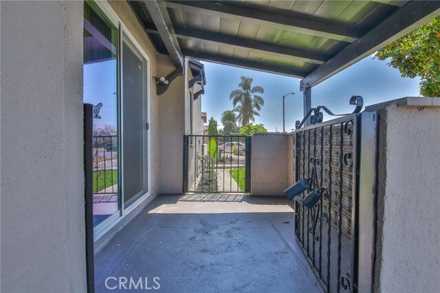 Los Angeles, California, United States 4 - 18157575