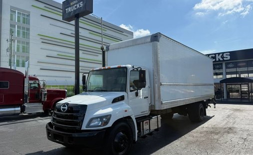 2019 Hino 268 268A in Miami, FL, United States 1