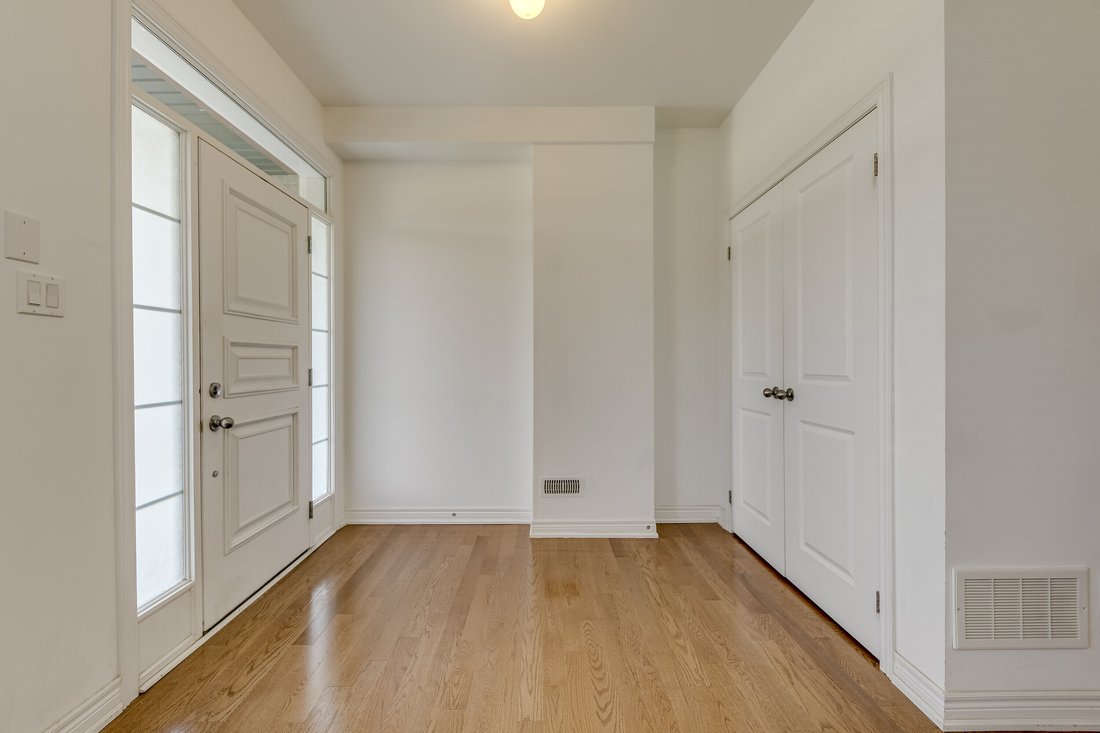 Townhouse in Oakville, Ontario, Canada 4 - 18154083