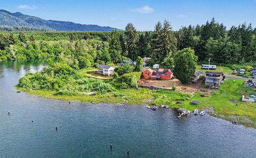 House in Amanda Park, Washington, United States 1