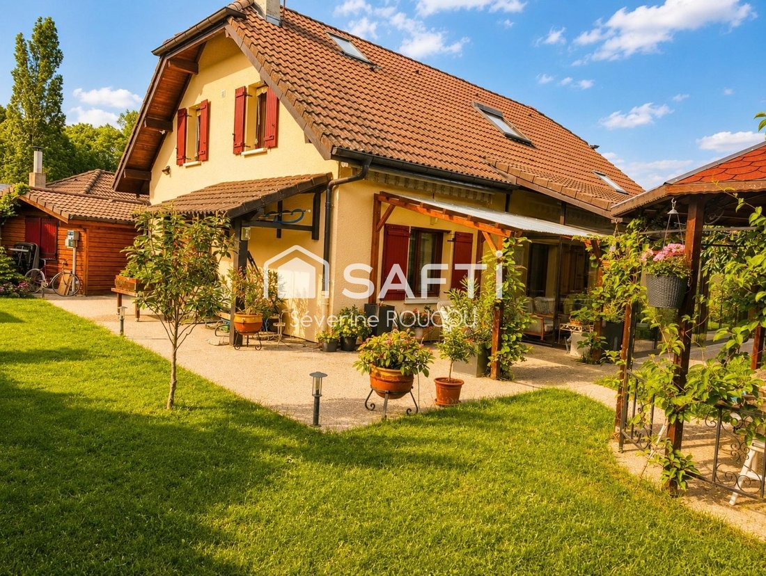 House in Saint-Jean-de-Gonville, Auvergne-Rhône-Alpes, France 2 - 18157547