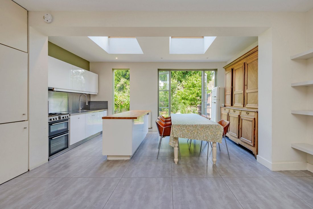 House in Harlesden, Brent, England 4 - 18060286