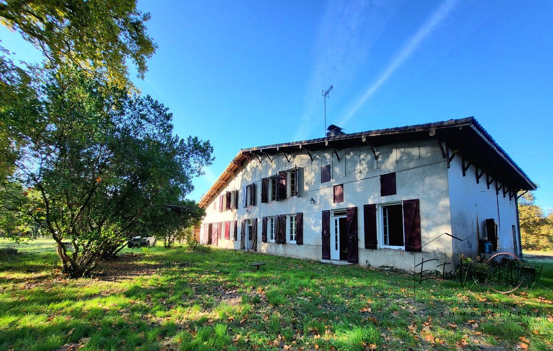 House in Saint-Symphorien, Nouvelle-Aquitaine, France 2 - 18171633