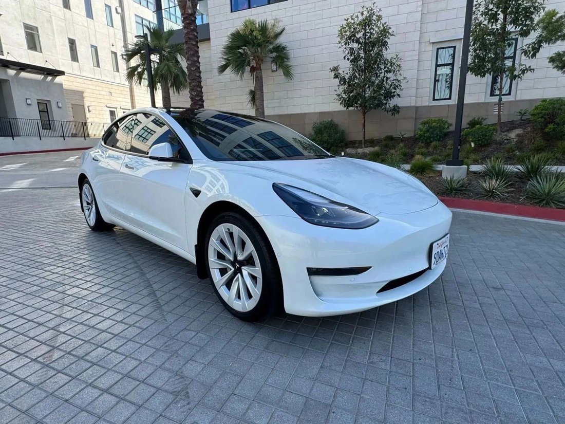 Sedan in Riverside, CA, United States 3 - 18163550