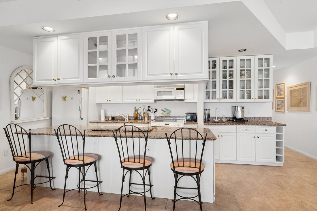 Westhampton Beach, New York, United States 4 - 18145971