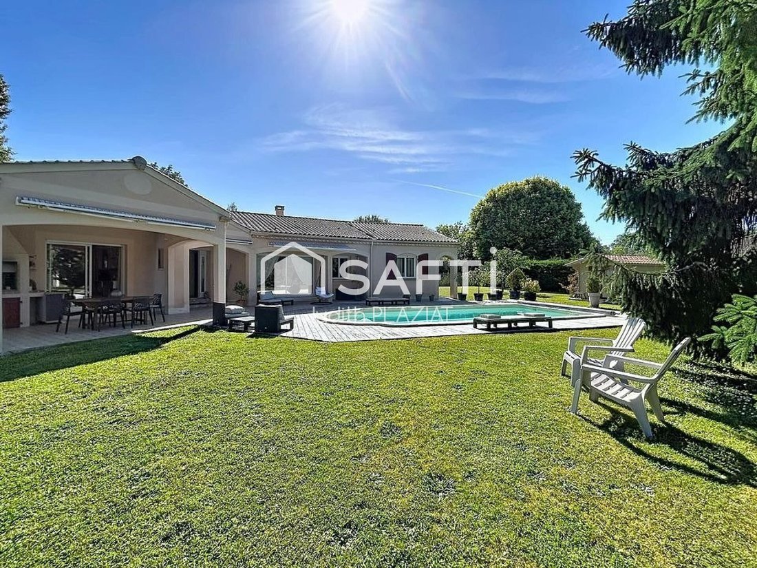 House in Sadirac, Nouvelle-Aquitaine, France 1 - 17685231