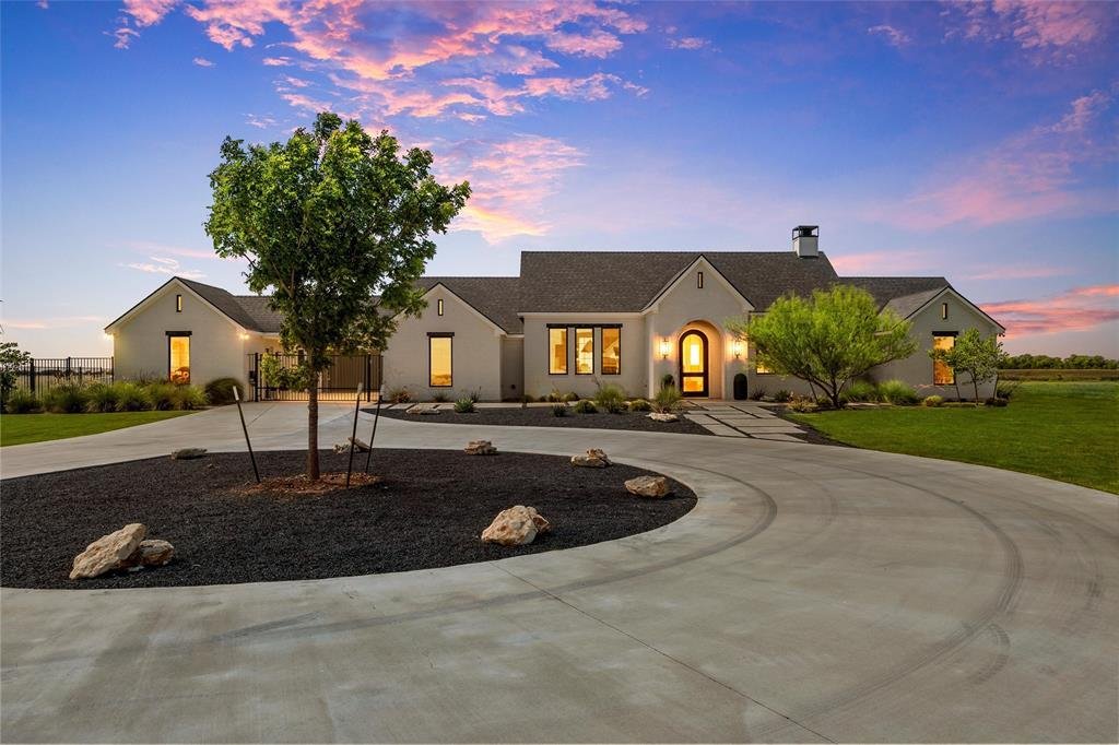 House in Crawford, Texas, United States 2 - 18159010
