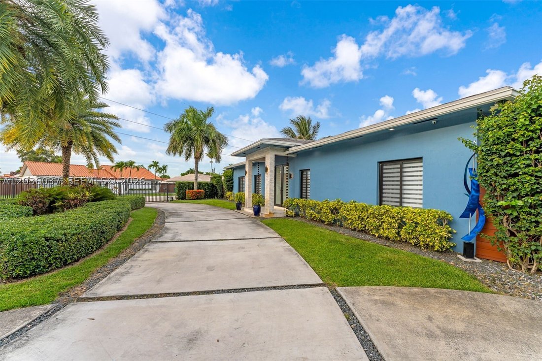House in Miami, Florida, United States 4 - 18155529