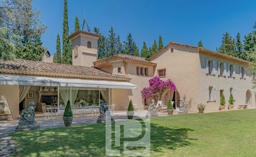 Estate in Grasse, Provence-Alpes-Côte d'Azur, France 1