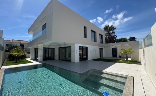 House in Amora, Setubal, Portugal 1