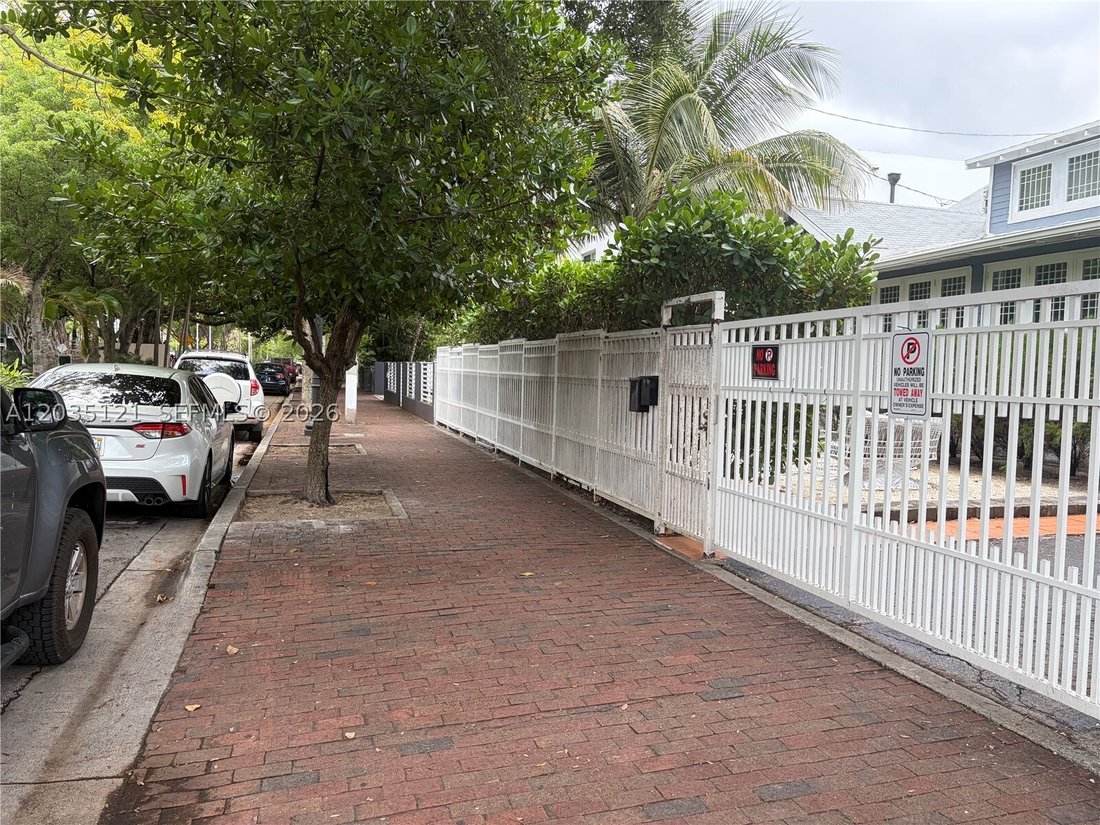 Miami, Florida, United States 1 - 18155525