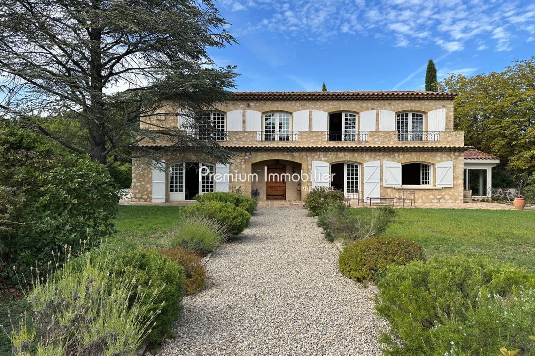 Villa in Mazenod-Bellevue-Saint Donat-Banon, Aix-en-Provence, France 1 - 18155686