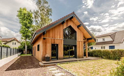 Villa a Chevry, Auvergne-Rodano-Alpi, Francia 1