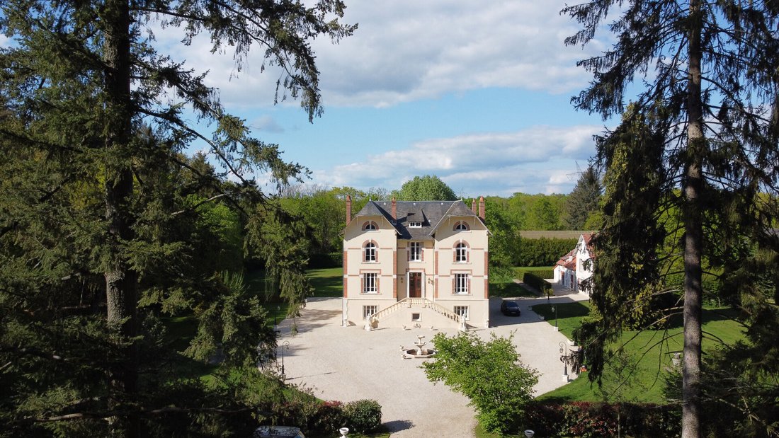 Villa in Sainte-Montaine, Centre-Val de Loire, France 3 - 18165933