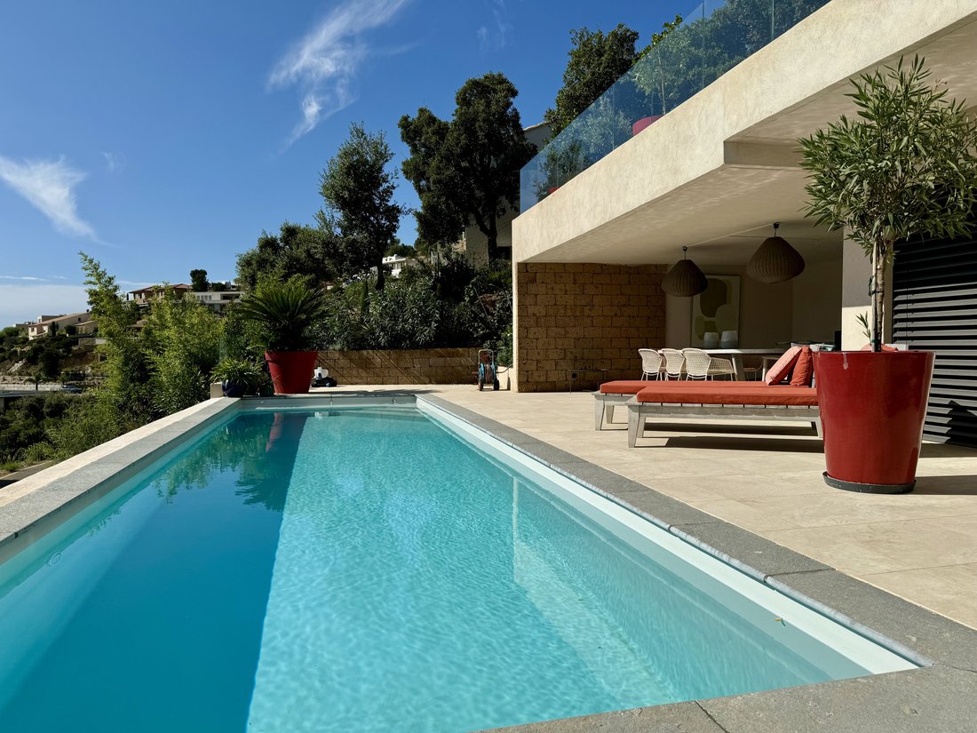 Villa in La Londe-les-Maures, Provence-Alpes-Côte d'Azur, France 2 - 18165273