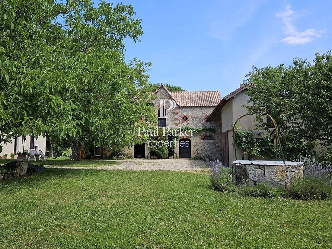 Villa in Astaffort, Nouvelle-Aquitaine, France 1 - 17902446