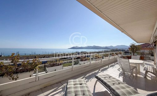Villa in Les Muriers, Cannes, France 1