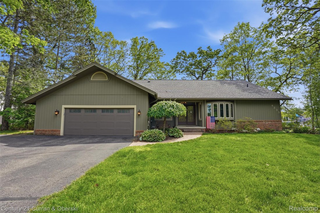 House in Waterford Township, Michigan, United States 1 - 18163476