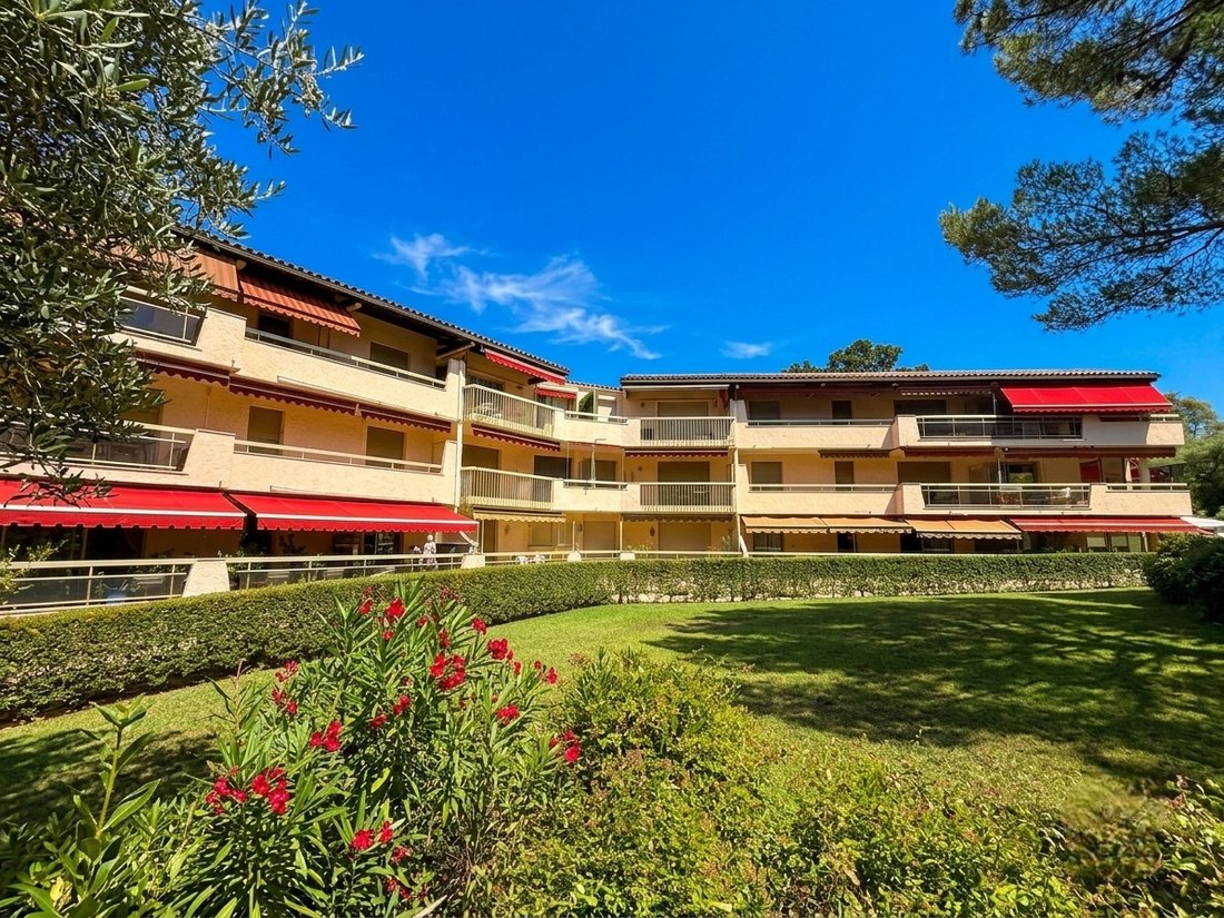 Apartment in Le Dramont-Agay-Anthéor-Le Trayas, Saint-Raphaël, France 1 - 16409337