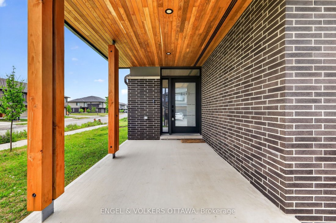 House in Ottawa, Ontario, Canada 4 - 18160486
