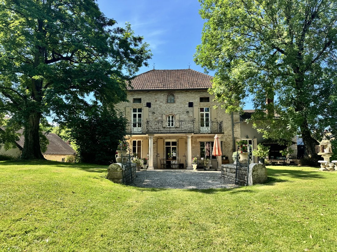 Estate in Lons-le-Saunier, Bourgogne – Franche-Comté, France 1 - 17837341