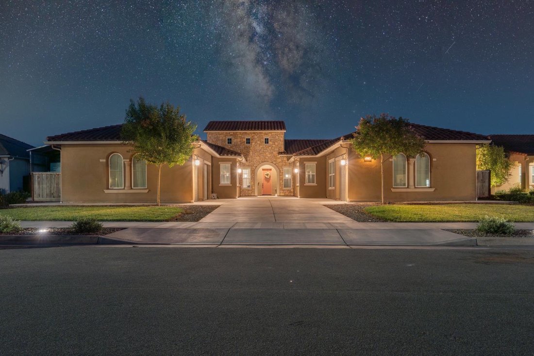 House in Visalia, California, United States 3 - 17878976