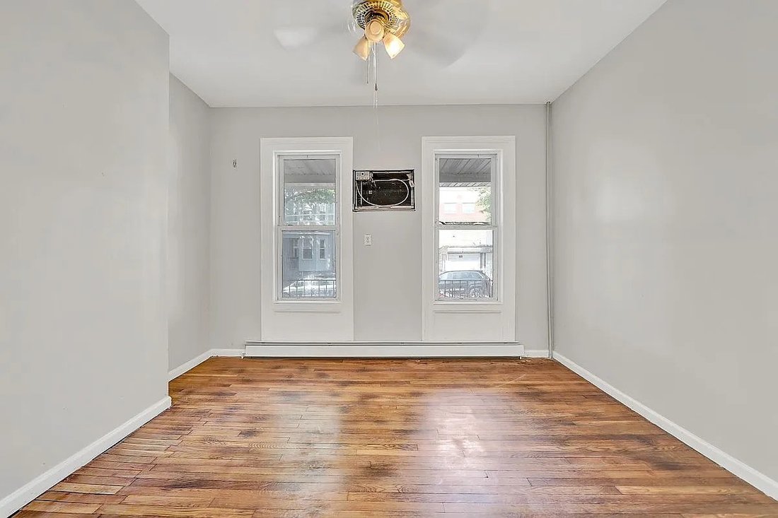 House in New York, New York, United States 5 - 18154386